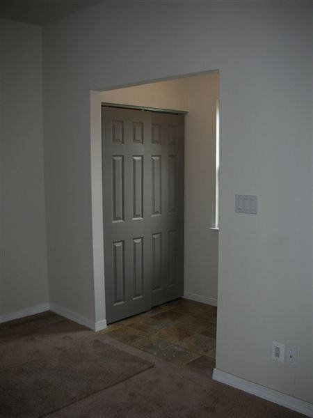 1014 Bancroft Pl - Photo 3 of 15