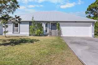 173 Sw Ray Ave - Photo 1 of 1