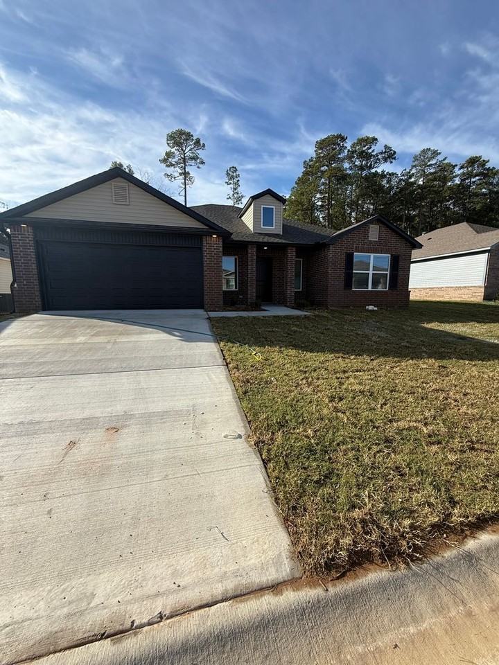 1464 Meadows Dr - Photo 7 of 18