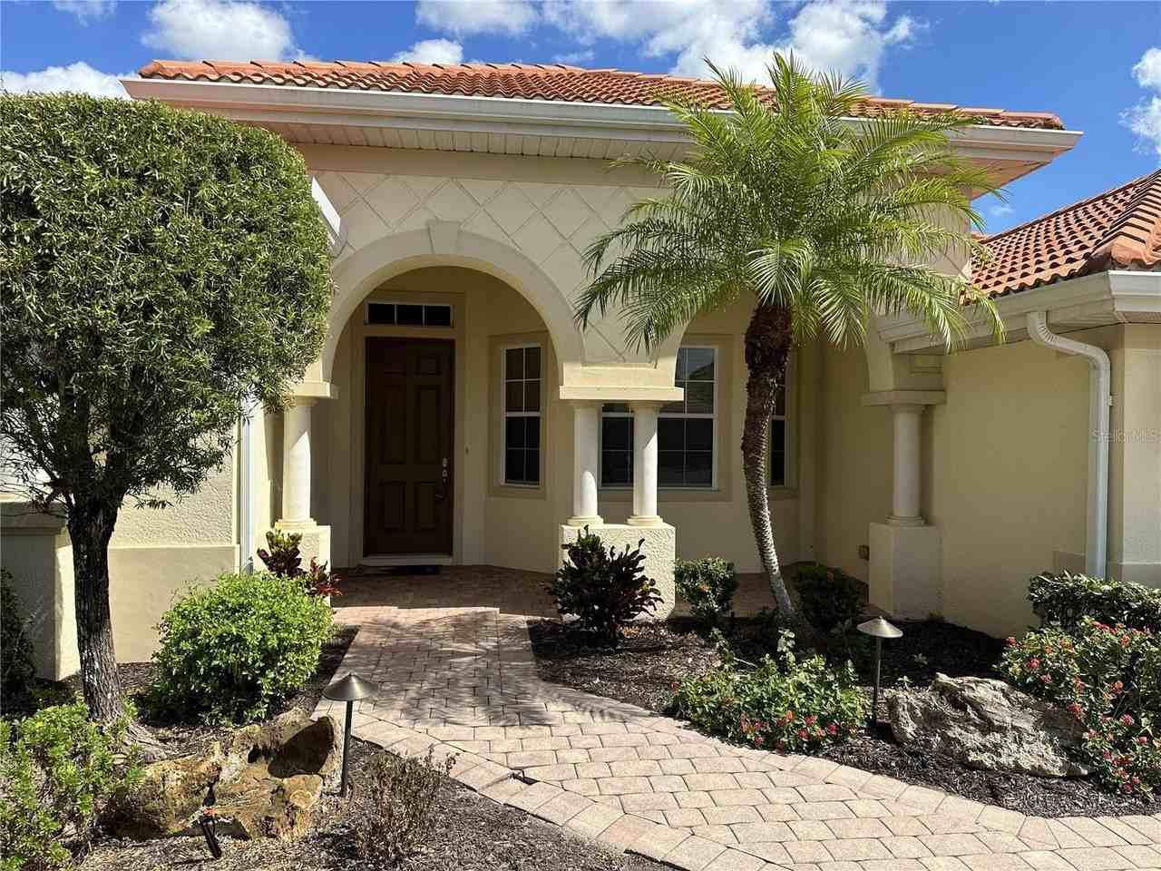 218 Montelluna Dr - Photo 3 of 33