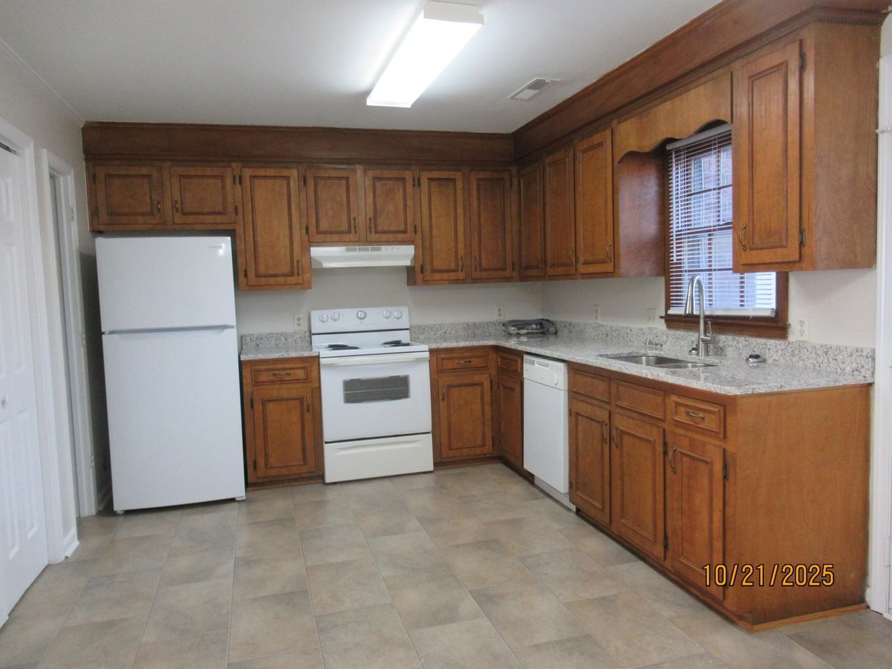 22 Hackberry Ct - Photo 3 of 25