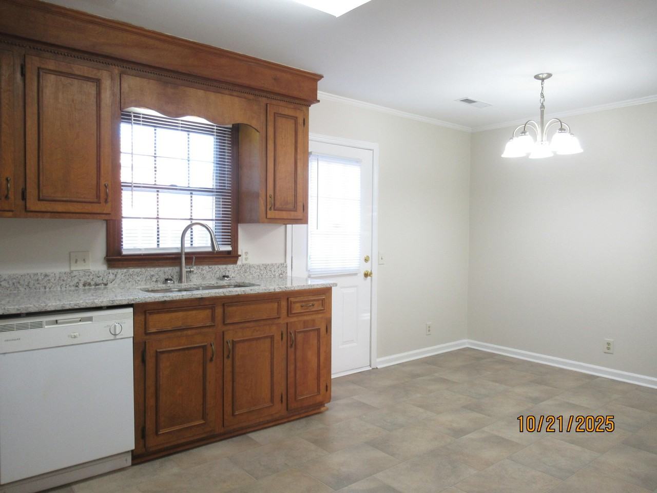 22 Hackberry Ct - Photo 5 of 25