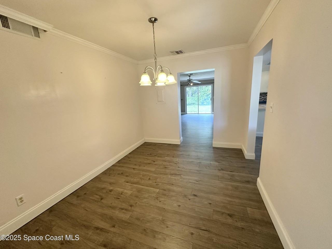 350 Vesta Cir - Photo 6 of 20