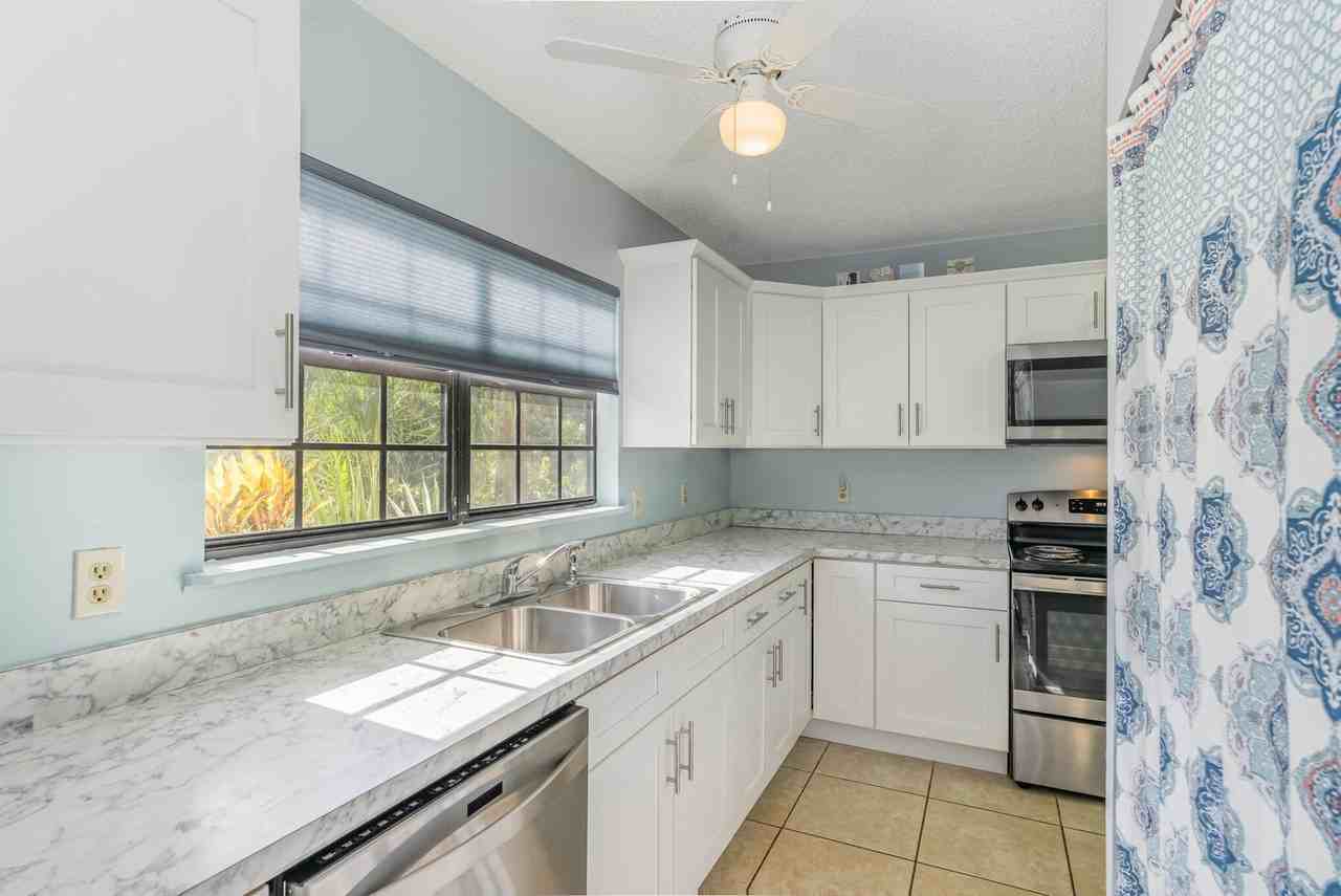 3118 Manor Drive Northeast - Photo 4 of 22