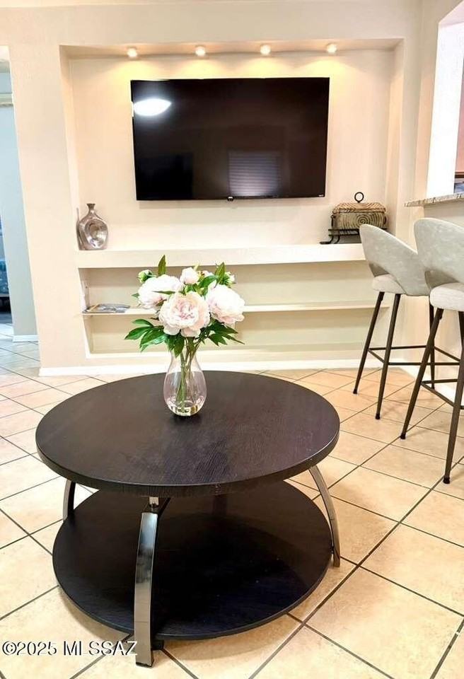 1412 W Bronte Pl - Photo 6 of 20