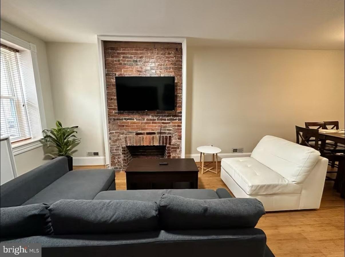 2112 Cambridge Street - Photo 4 of 20