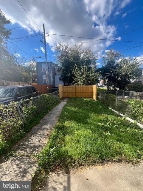 2214 Sidney Avenue - Photo 3 of 10