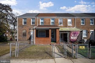 323 Pine St - Photo 1 of 1