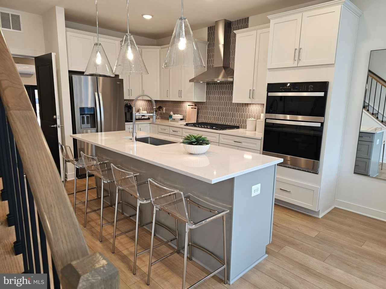 2033 Henson Norris St - Photo 7 of 47