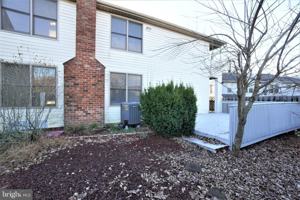 featured image of 103 Bonnie Lark Ct