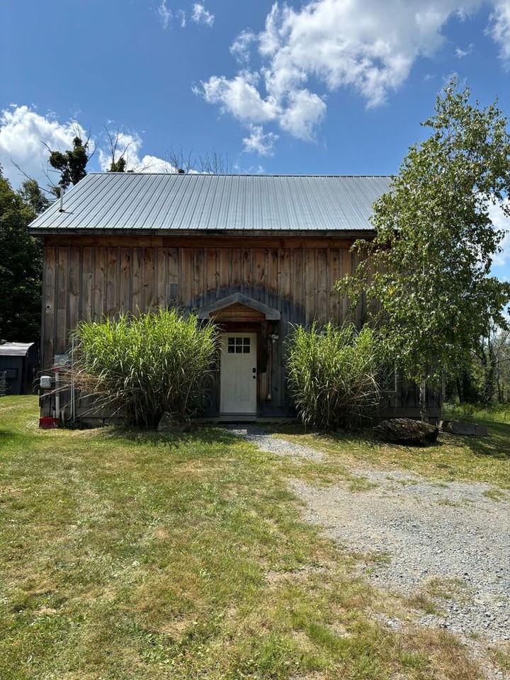 663 Sterling Rd - Photo 3 of 23