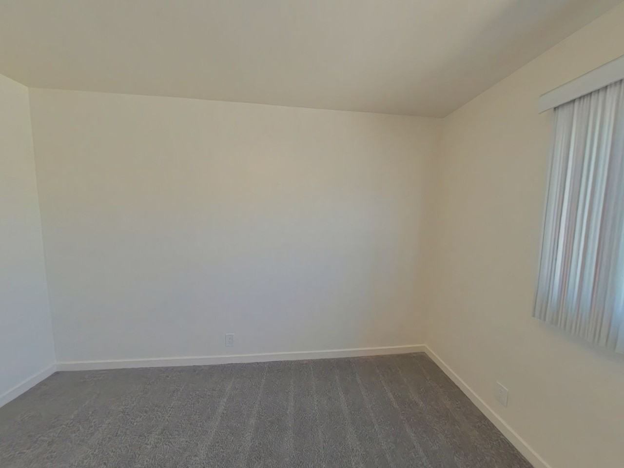 5434 Sierra Vista Ave - Photo 4 of 6