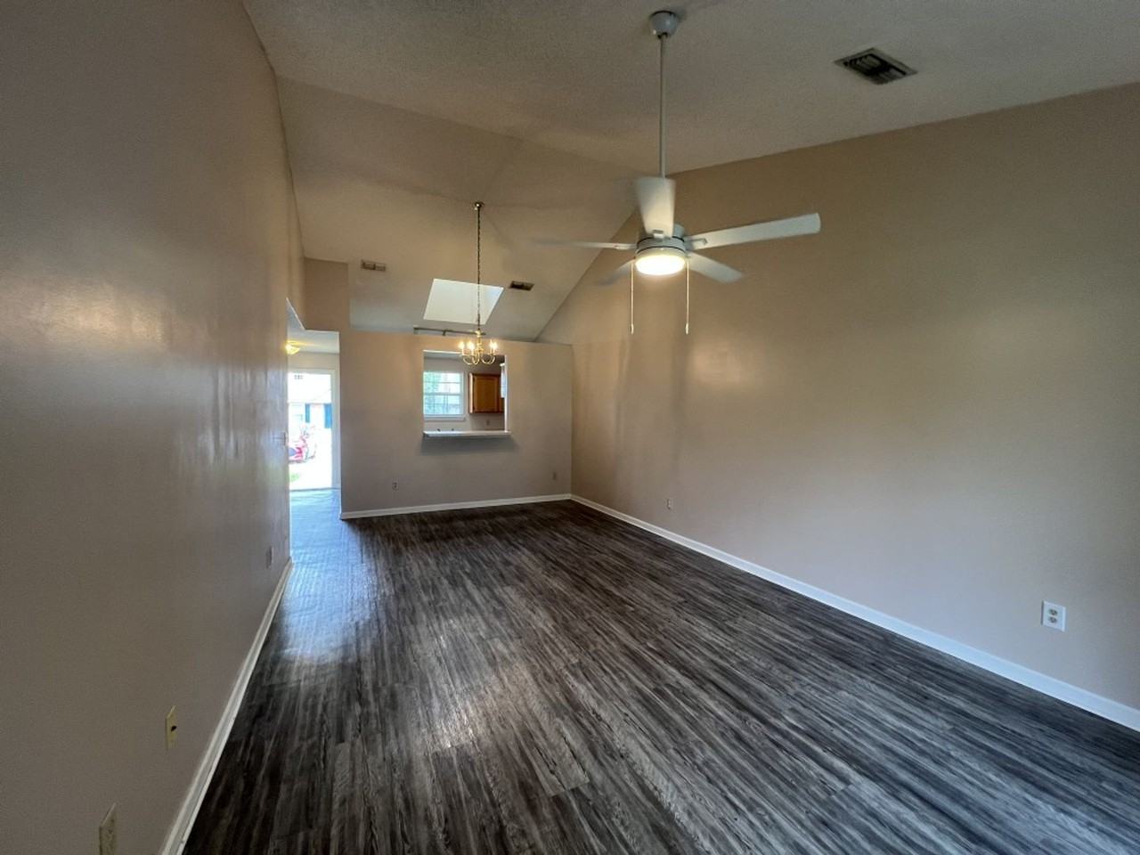 408 Madison Ave - Photo 4 of 18