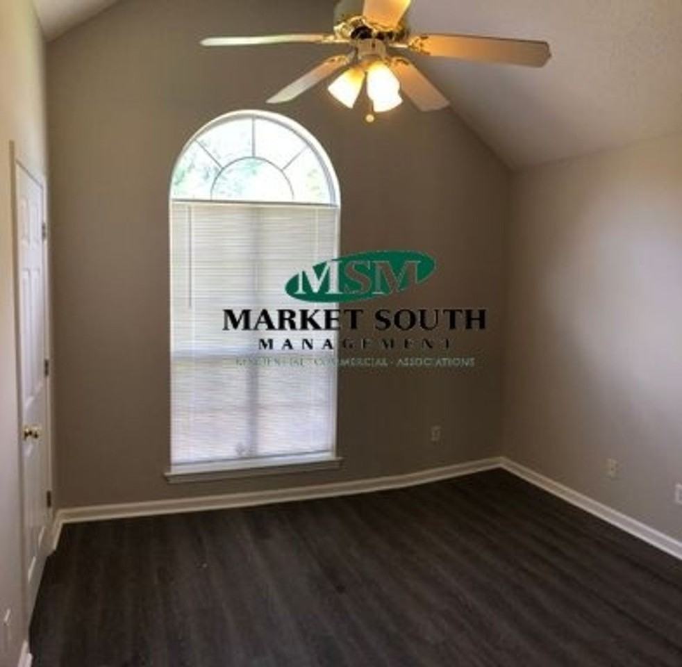 132 Cross Creek Drive - Photo 3 of 10