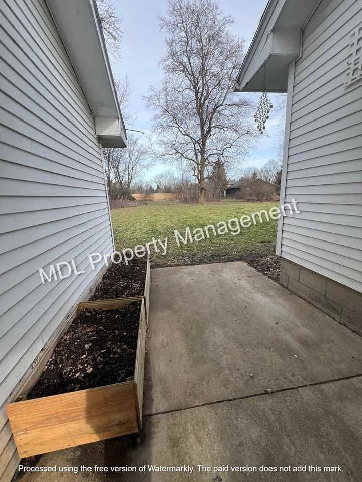 2794 Midland Road - Photo 2 of 10