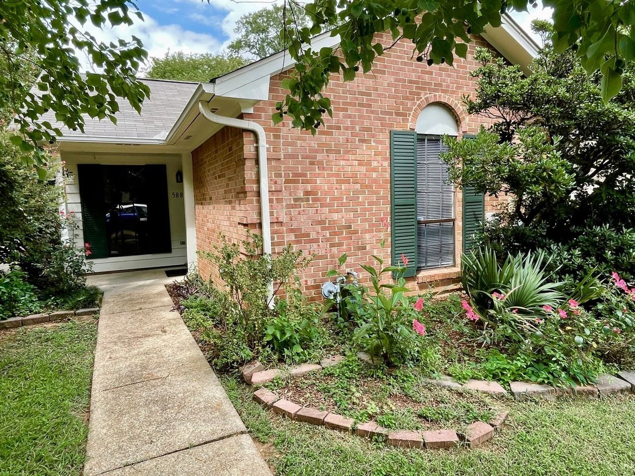 588 Hollow Wood Road - Photo 2 of 20