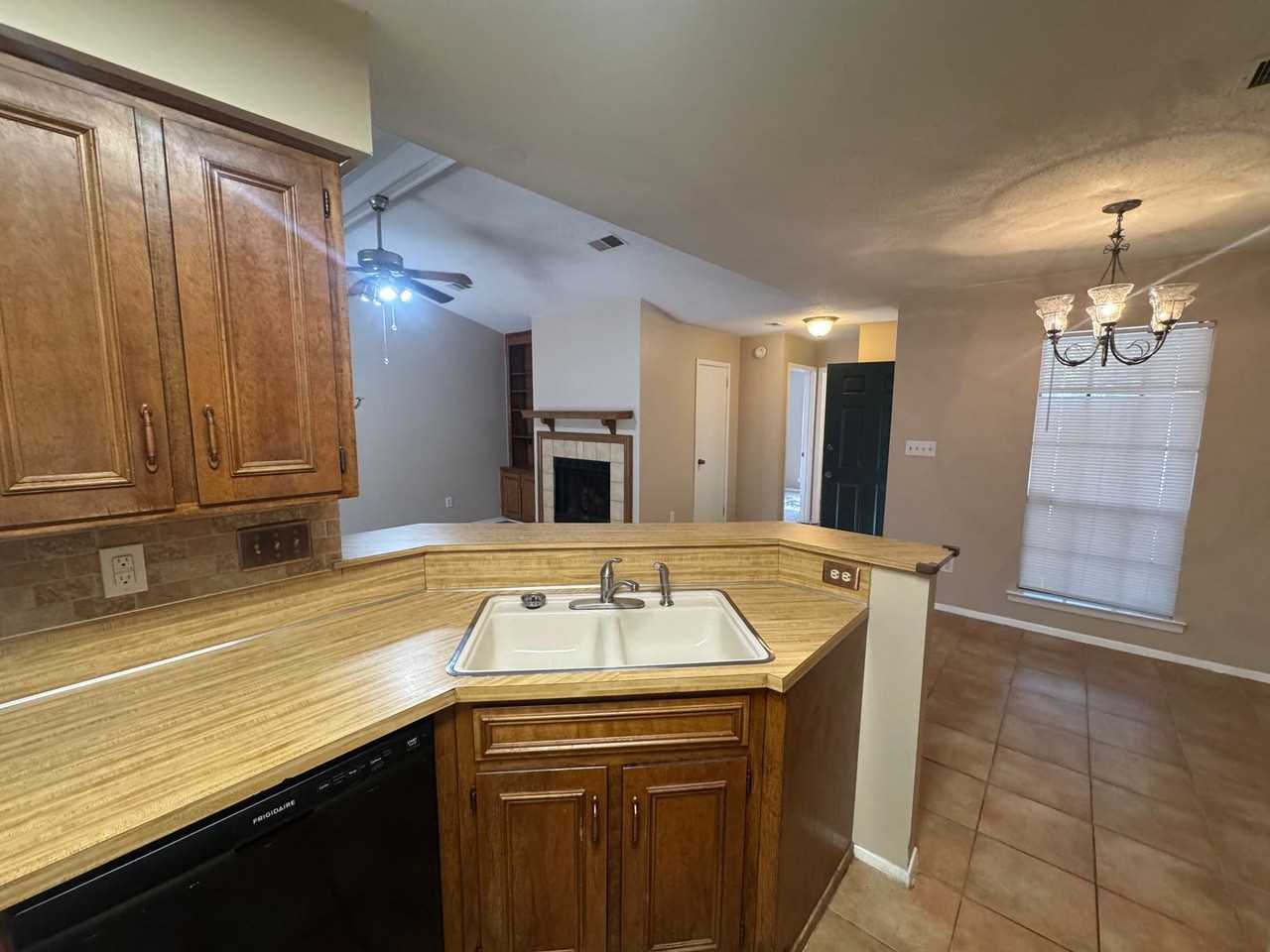 588 Hollow Wood Road - Photo 7 of 20