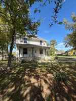 featured image of 1033 E Commercial St