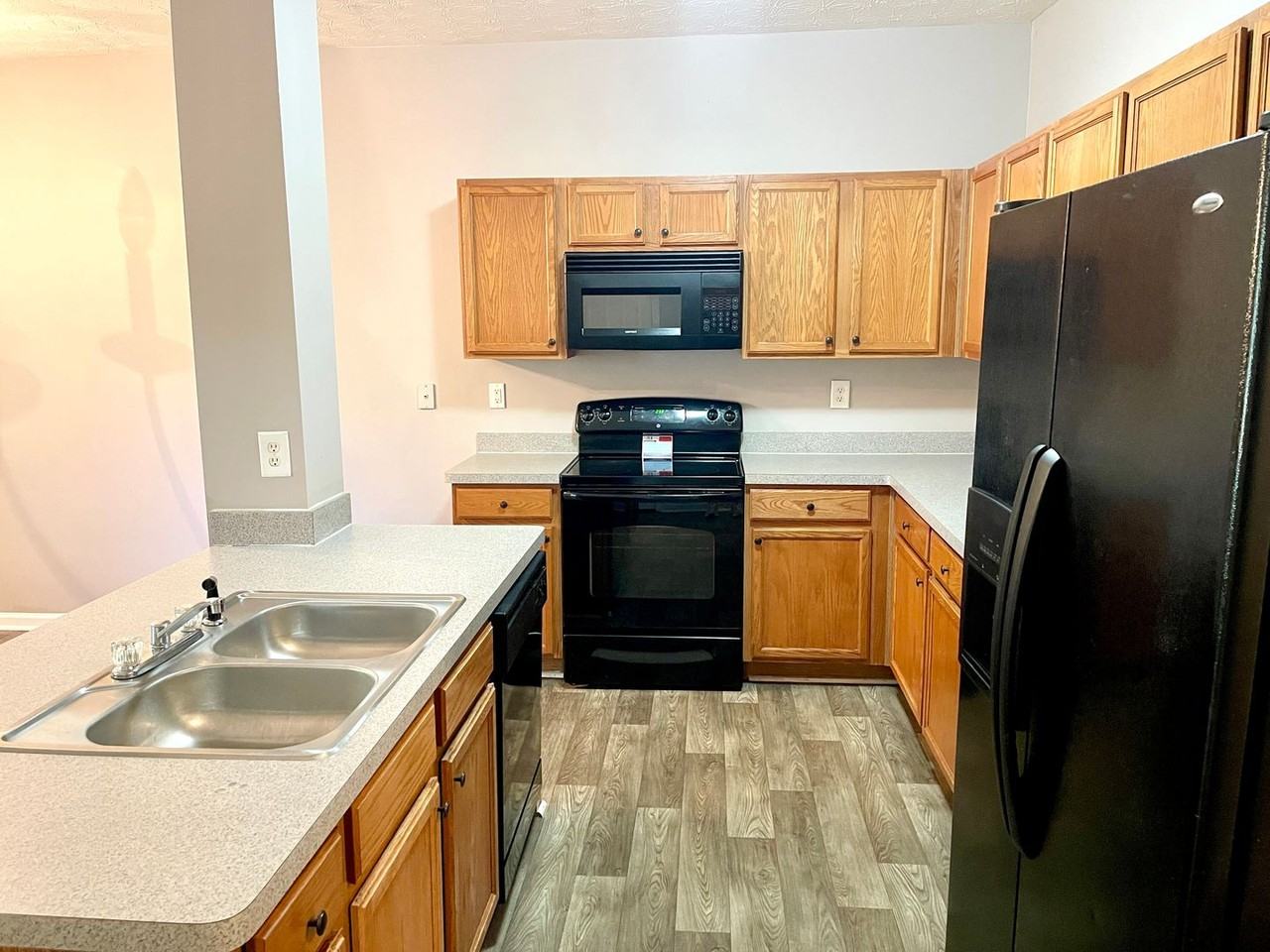 1550 Eastern Sunrise Ln - Photo 6 of 21