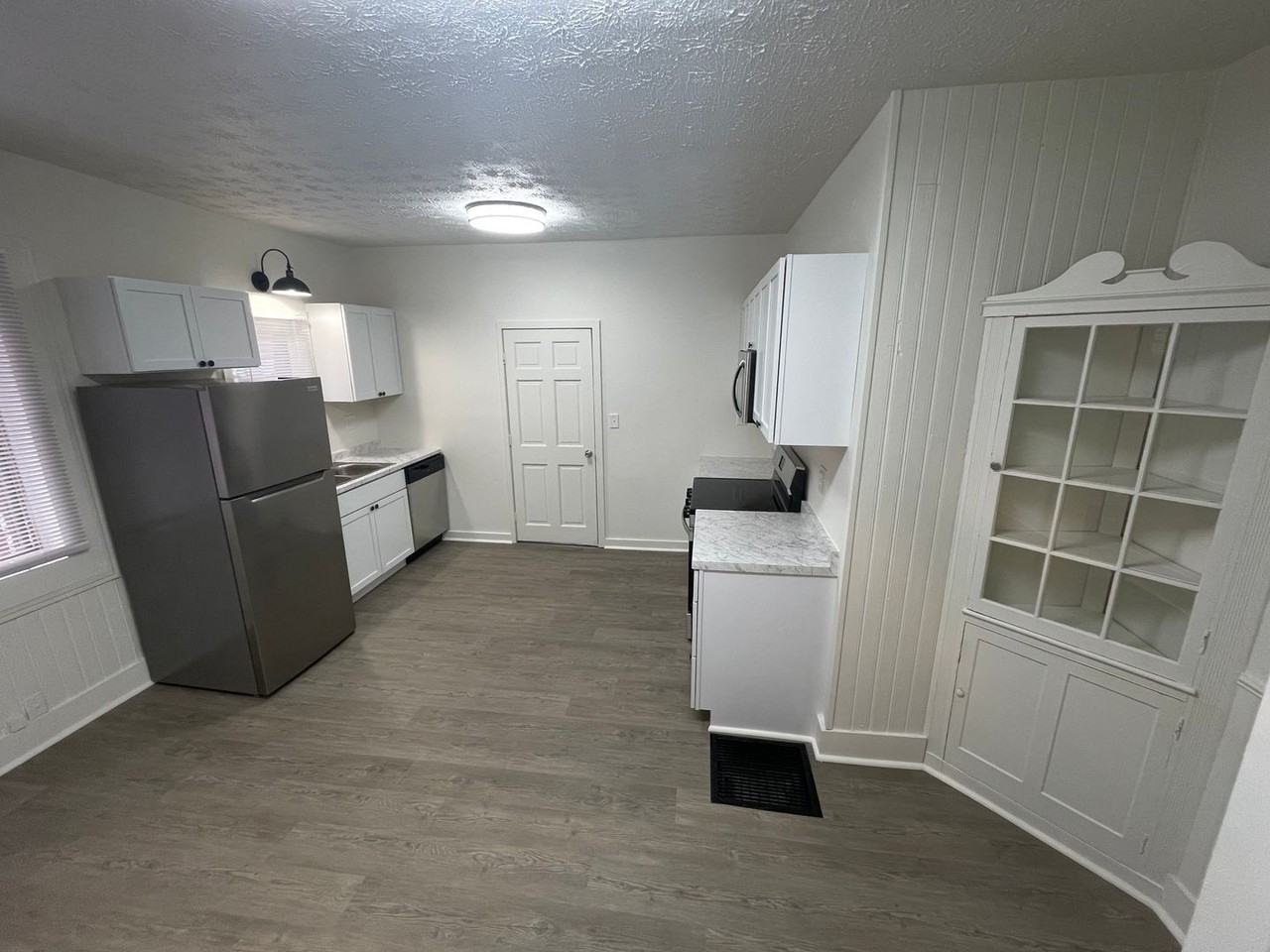 703 Park Ave - Photo 3 of 29