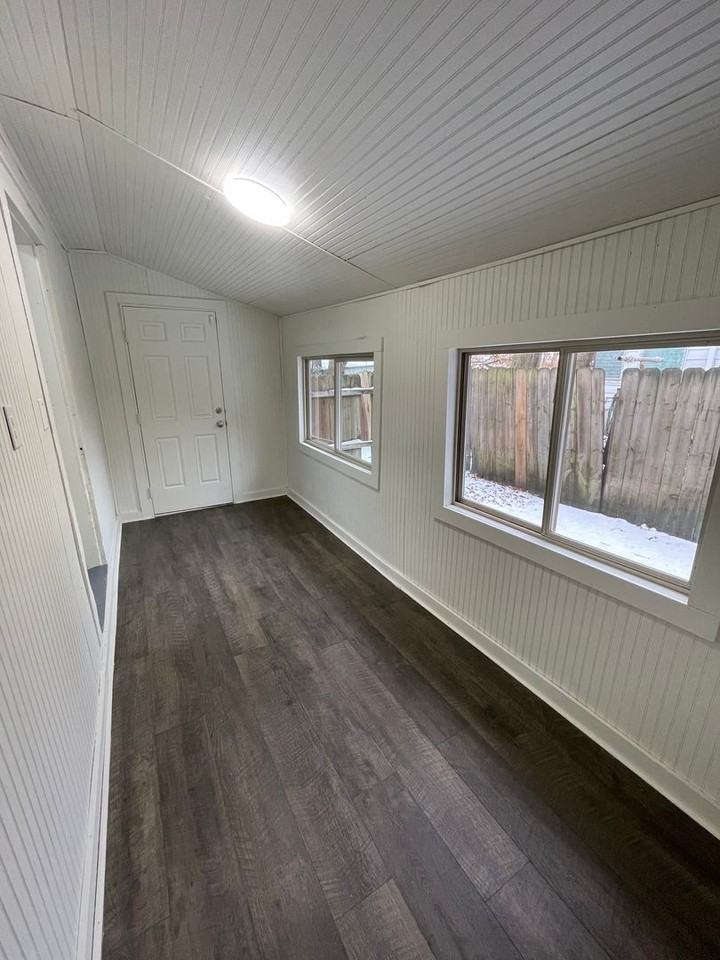 703 Park Ave - Photo 4 of 29