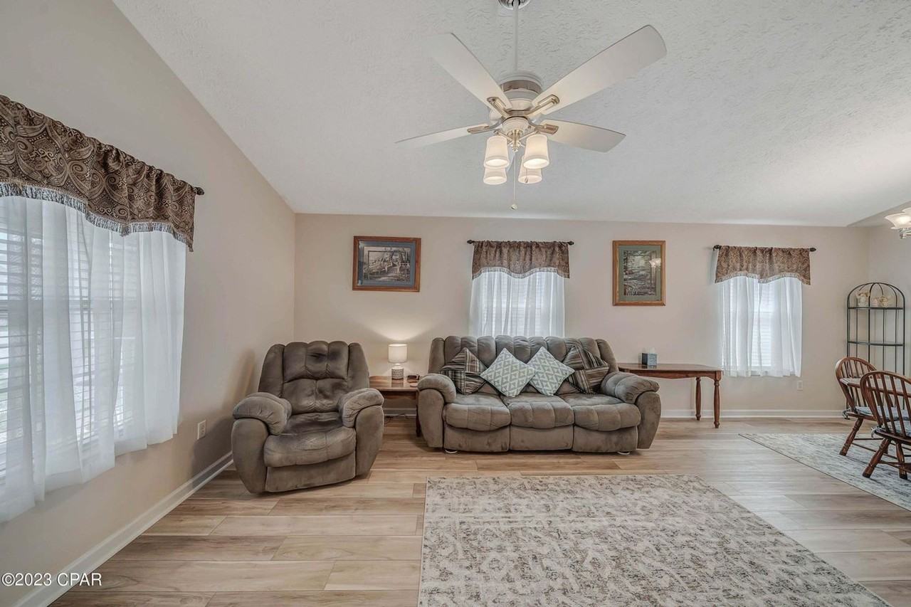 11629 Sand Castle Ln - Photo 4 of 40