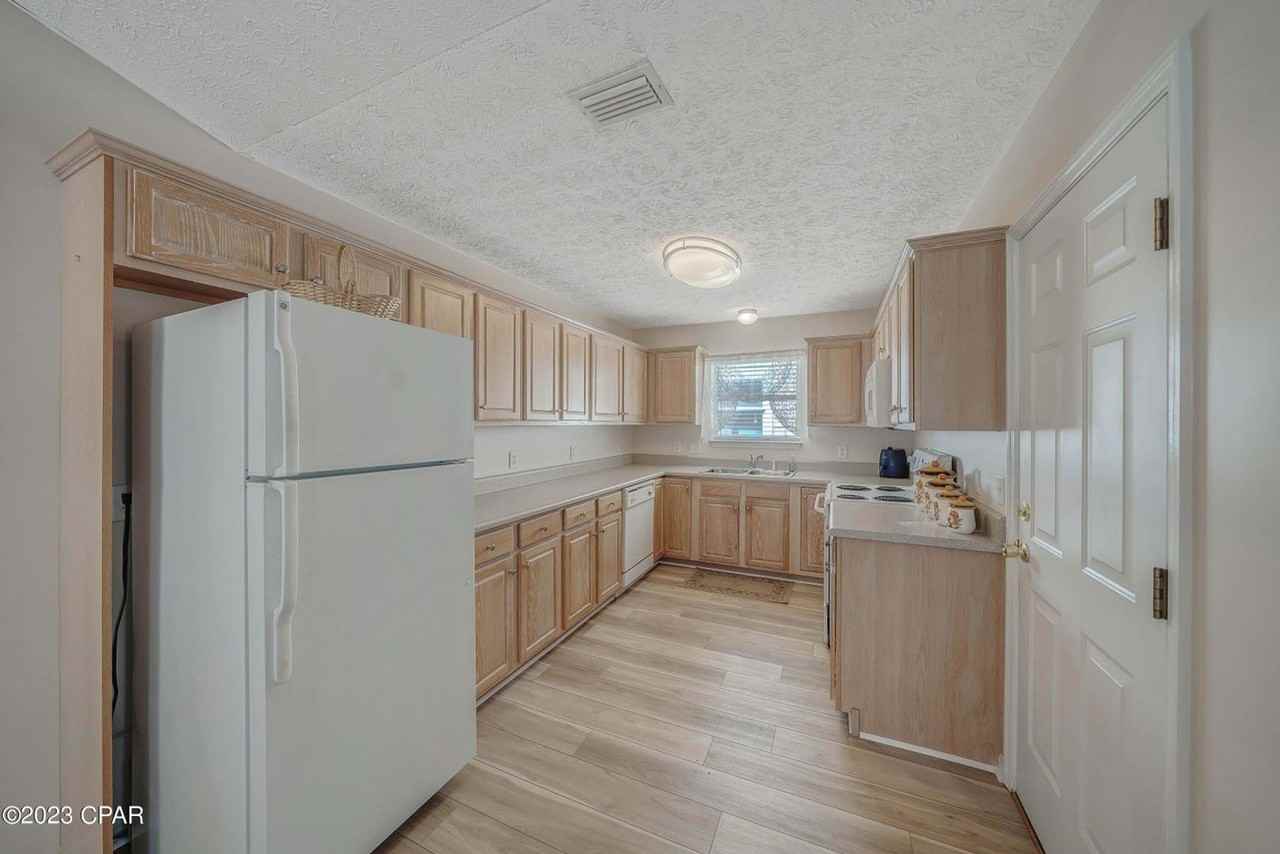 11629 Sand Castle Ln - Photo 7 of 40