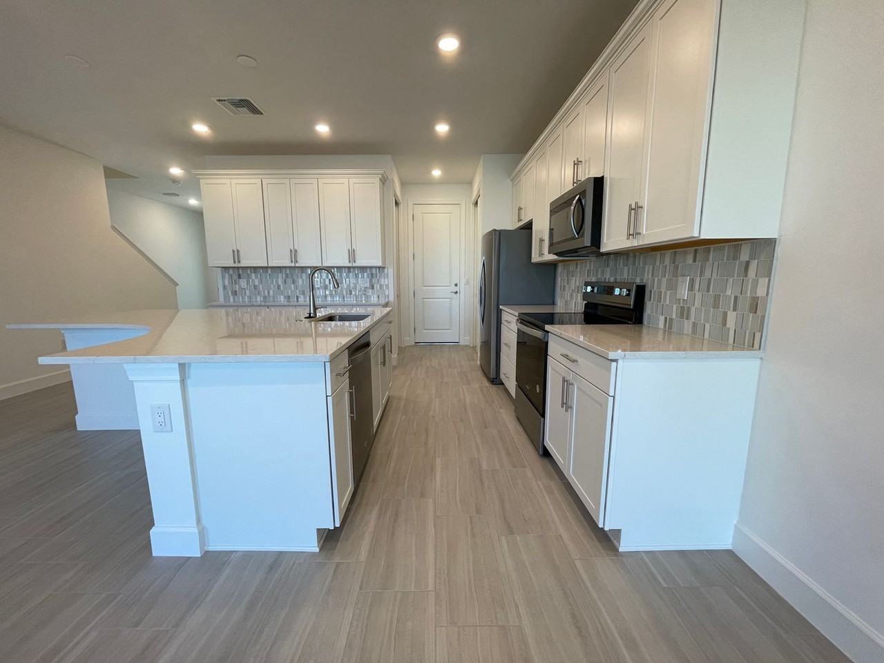 4149 Sonoma Oaks Cir - Photo 4 of 39