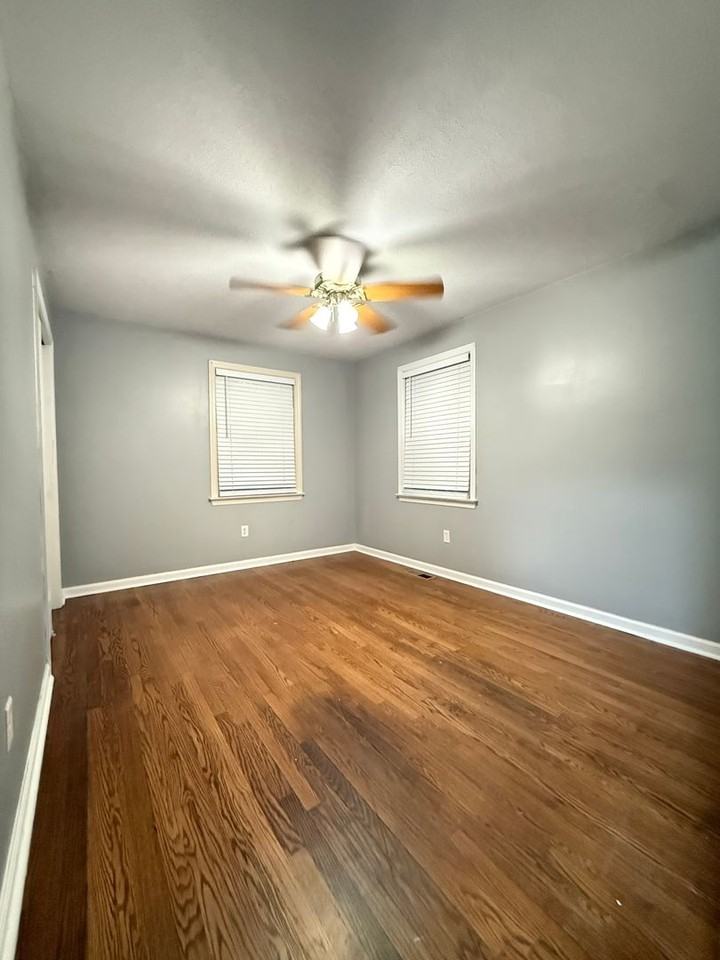 1379 Nye St - Photo 4 of 8