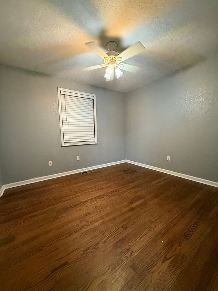 1379 Nye St - Photo 5 of 8