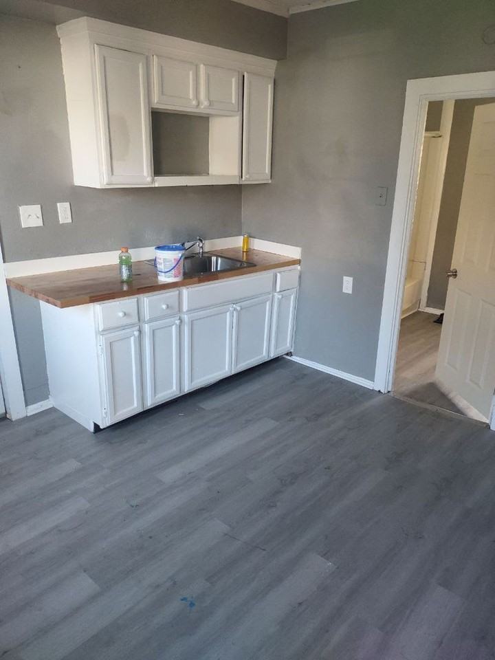 4501 Hyde Ave - Photo 3 of 6