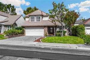 featured image of 1041 Henrietta Cir