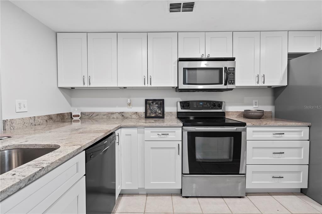 3069 Nw 28th Cir - Photo 5 of 19