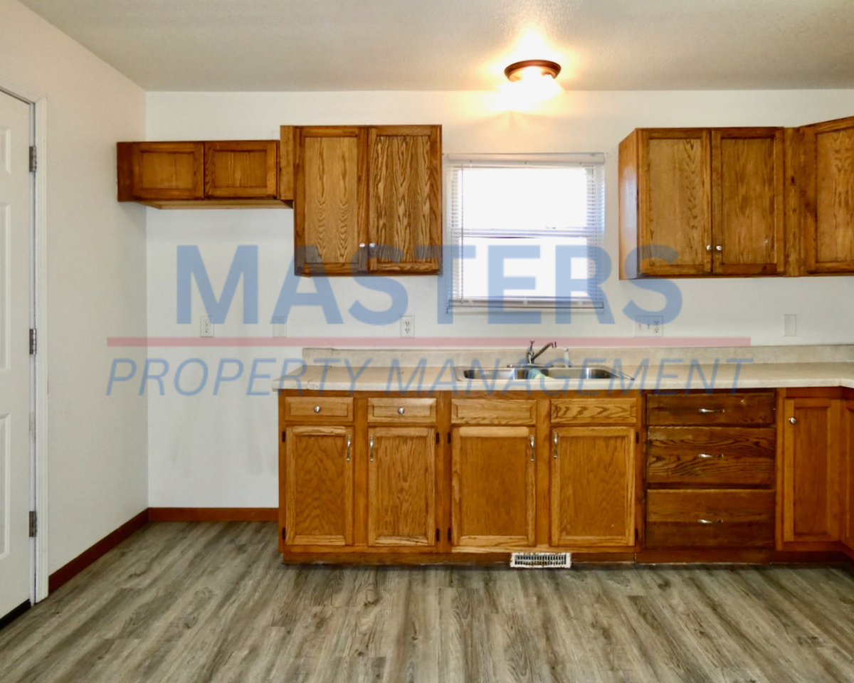 2242 Kent St - Photo 2 of 23