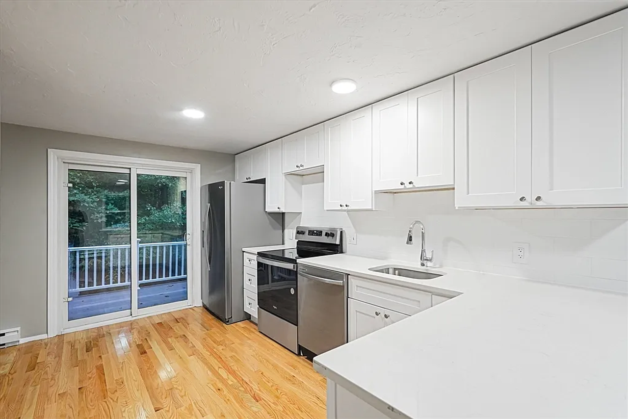 5 Debra Ln - Photo 4 of 20