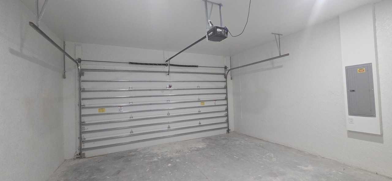 306 Ne 10th Ter - Photo 2 of 27