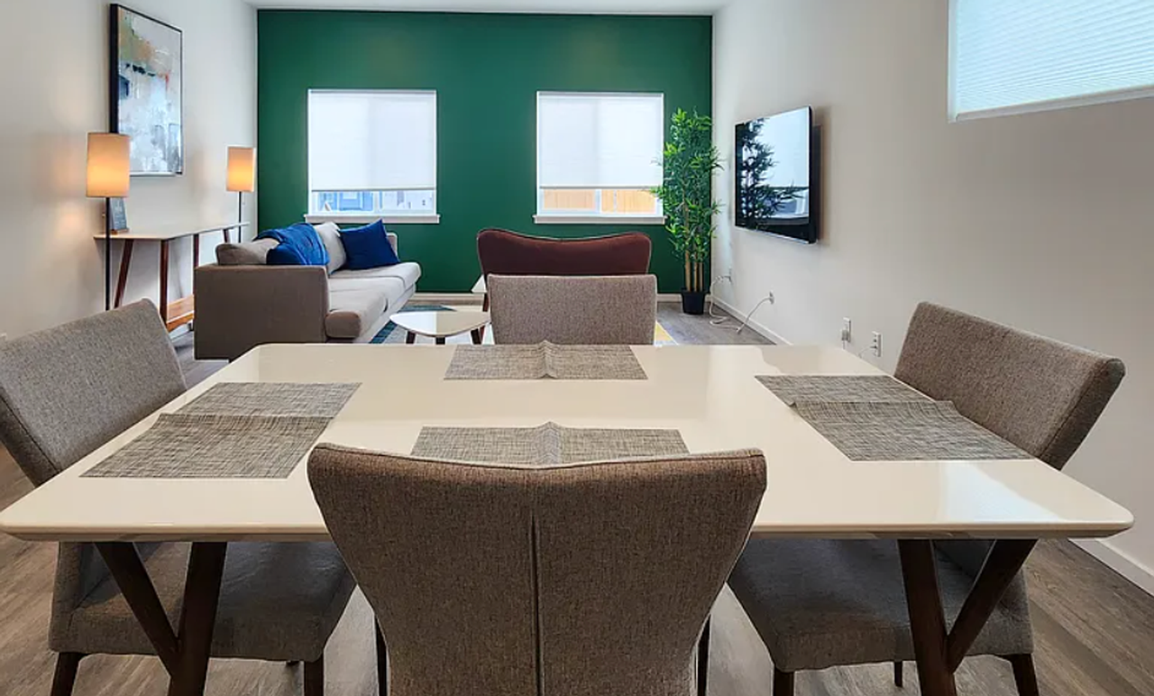 1042 Nw Dragonstone St - Photo 5 of 50