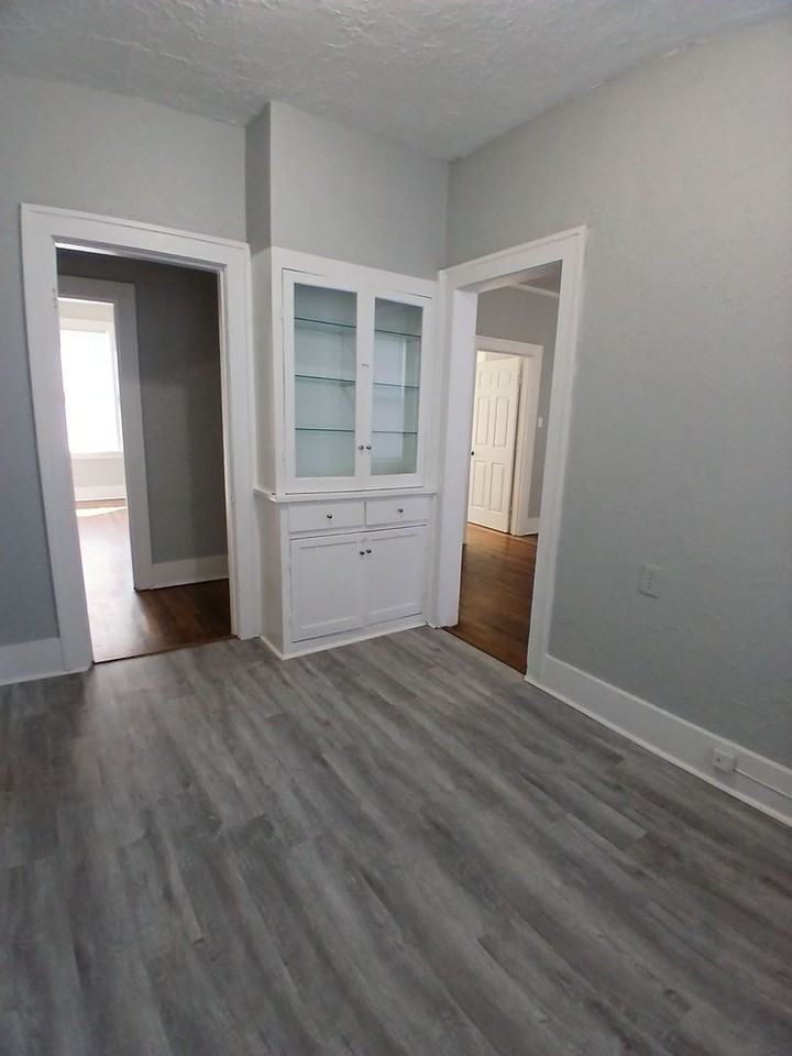 2384 Forest Ave #D - Photo 6 of 17