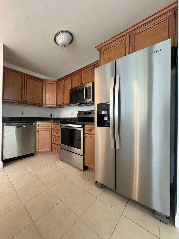 600 Brookside Dr - Photo 7 of 24