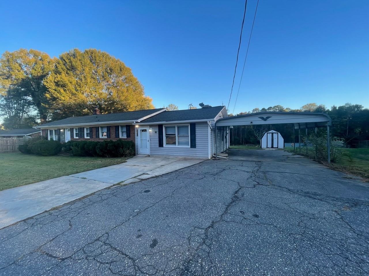 2488 South State Highway 16 - Photo 2 of 19