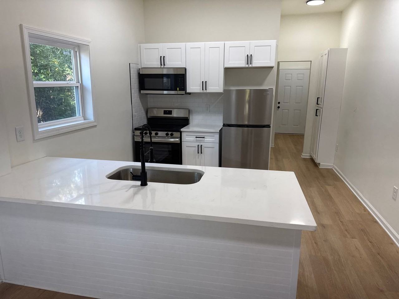 308 N 8th St - Photo 2 of 11