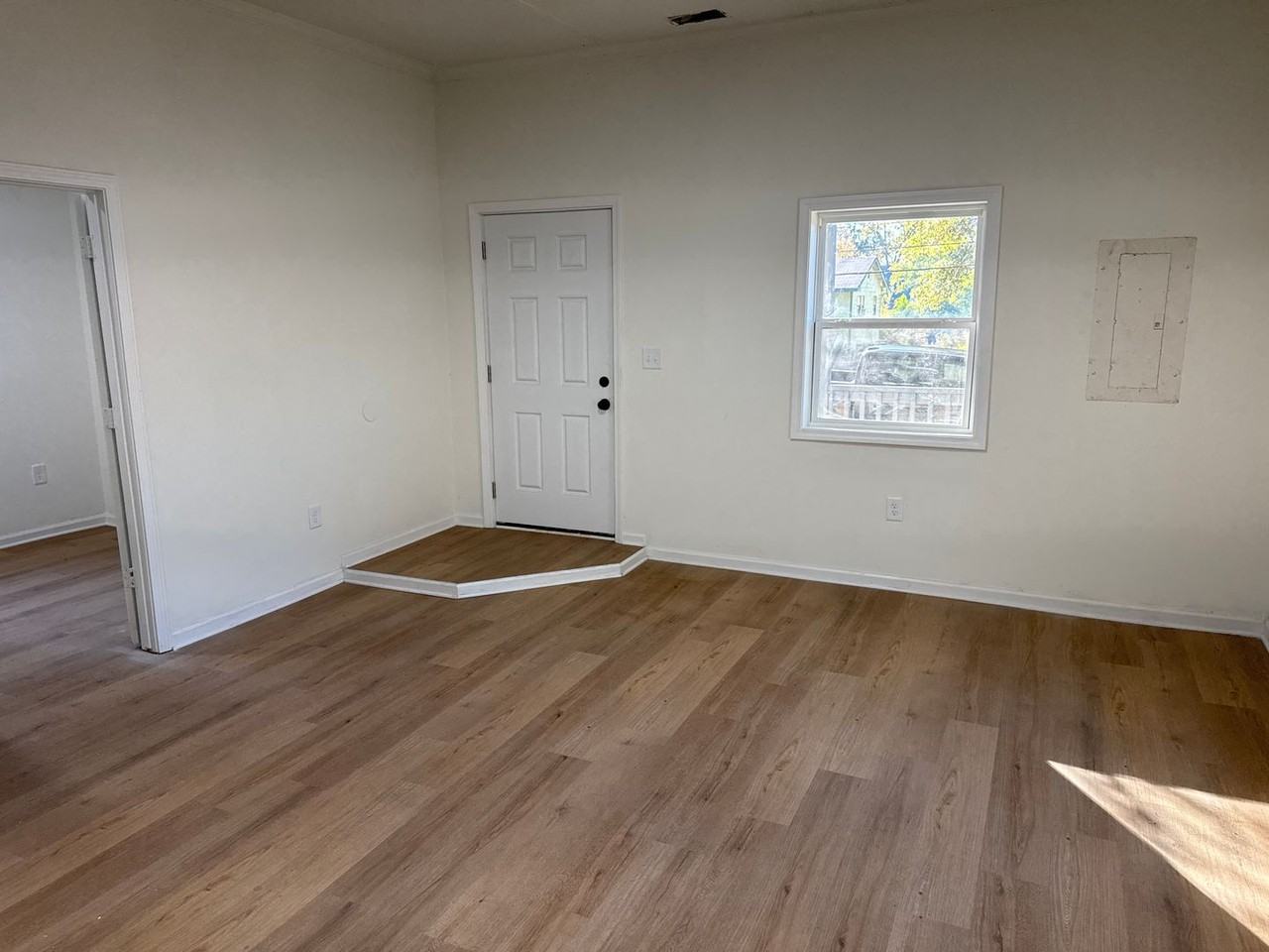 308 N 8th St - Photo 3 of 11