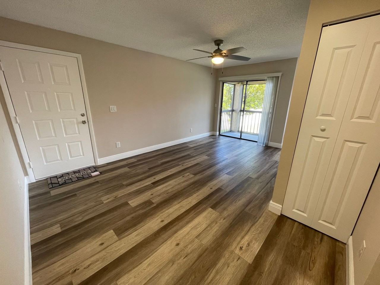 5325 Summerlin Rd - Photo 3 of 16