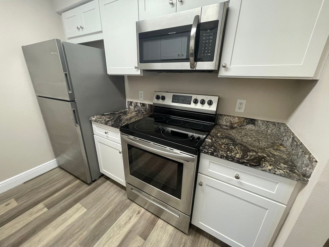 5325 Summerlin Rd - Photo 5 of 16