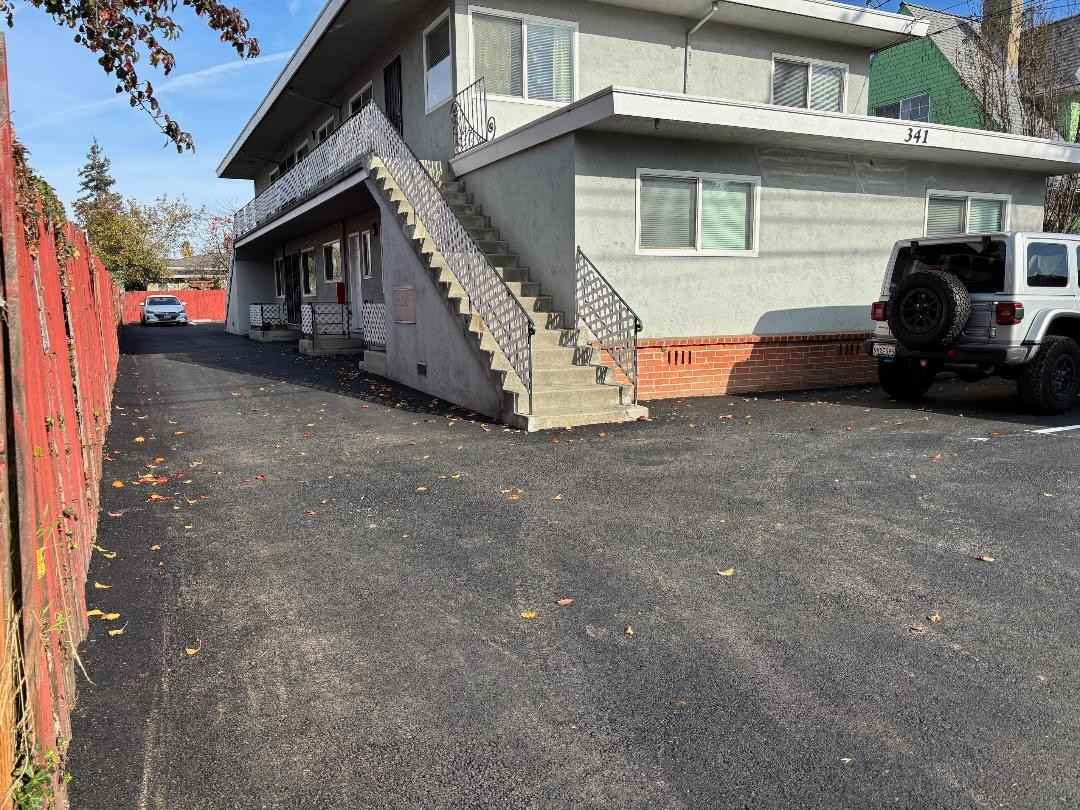 341 Albion Avenue #2