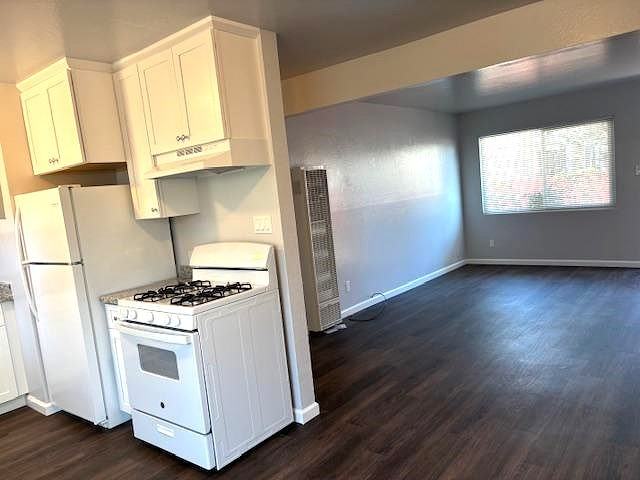 341 Albion Ave #2 - Photo 3 of 13