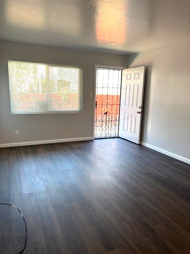 341 Albion Ave #2 - Photo 4 of 13