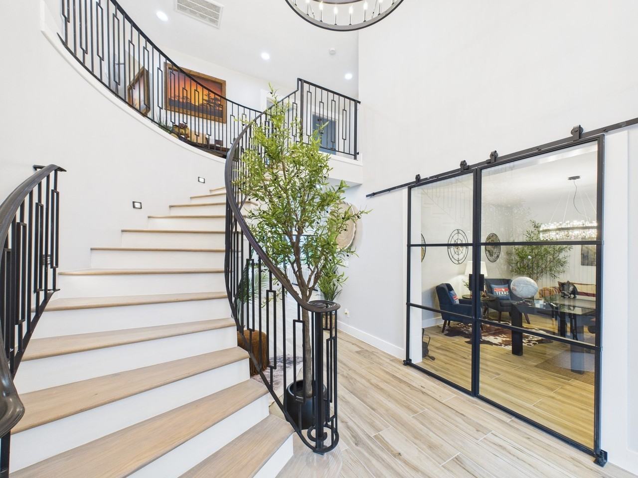 5430 Havenwoods Dr - Photo 4 of 50