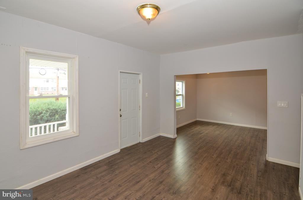 605 W 3rd St - Photo 3 of 26