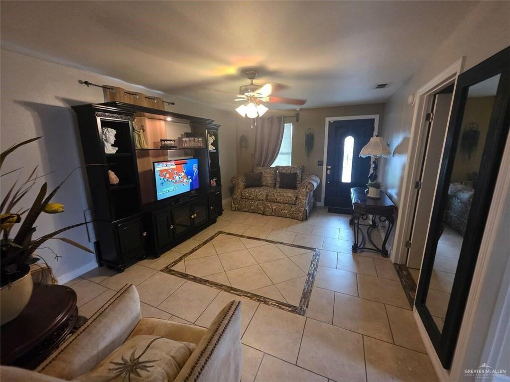 508 W Chavez St - Photo 2 of 19